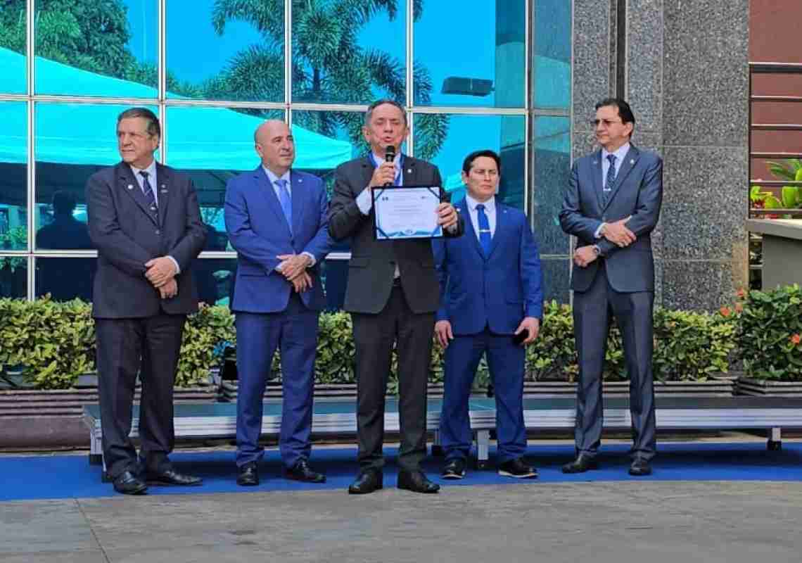 Presidente do CRA-CE é homenageado em Brasília pelos 60 anos da Administração no Brasil